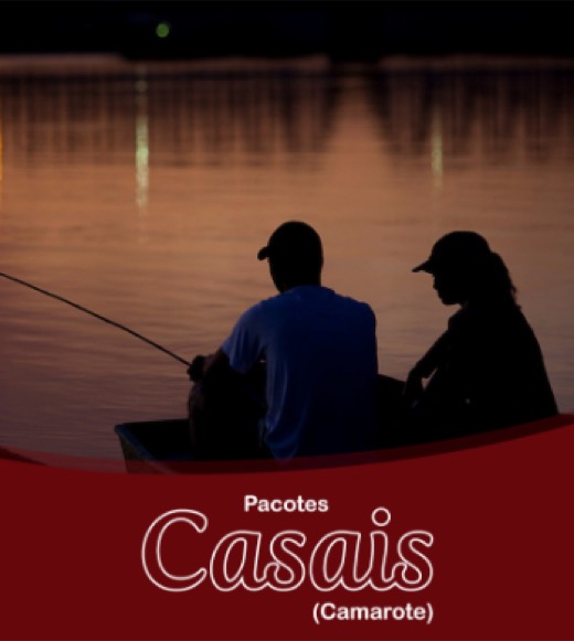 Casal aproveitando uma viagem no Pantanal