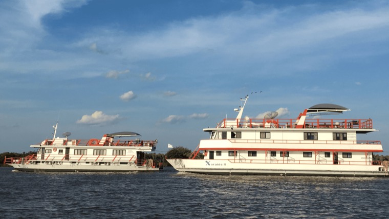 Grupo reunido durante viagem de pesca no Pantanal